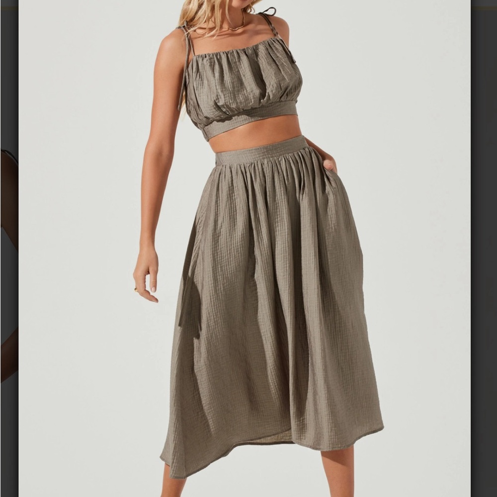 NWT ASTR Black Terra Bella tie strap crop top